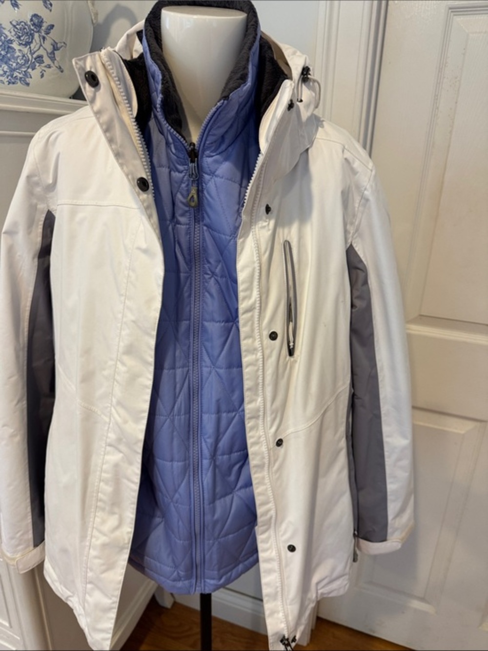 Women’s White and Light Blue Layered Winter ski Jacket with quilted jacket liner